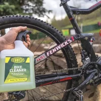 Odtłuszczacze, zmywacze i preparaty czyszczące Odtłuszczacze, zmywacze i preparaty czyszczące